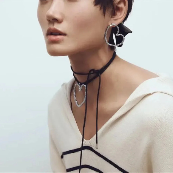 Zara Gold Heart Choker Necklace - Picture 3 of 3